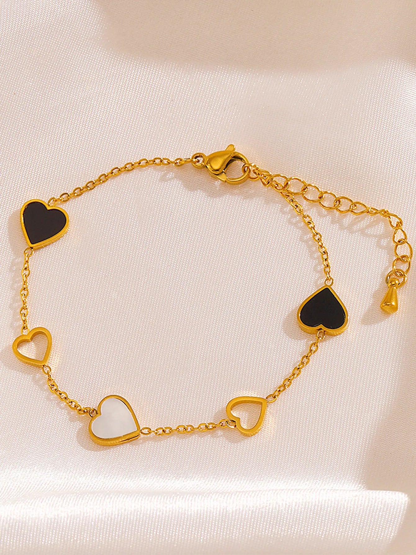 White, black and gray heart-shaped bracelet