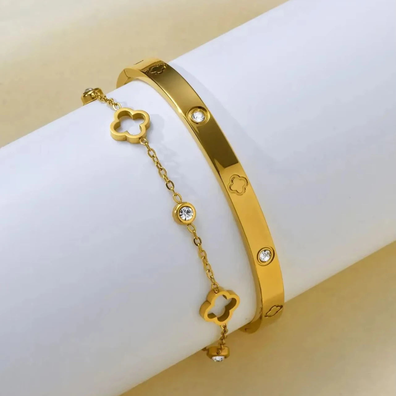 Elegant Clover Bracelet Set