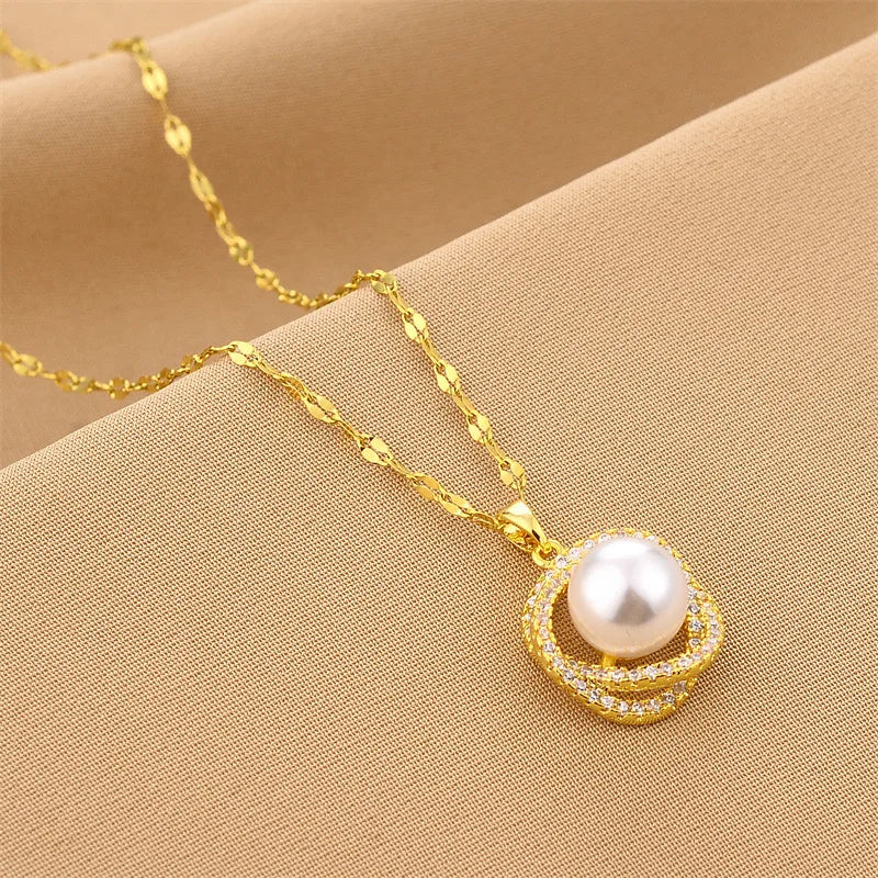 Pearl Pendant Necklace