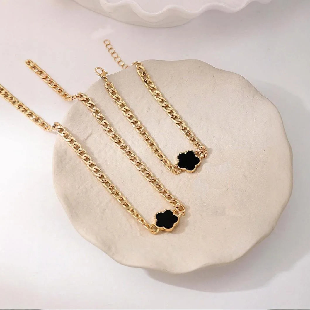 Five-leaf clover earrings