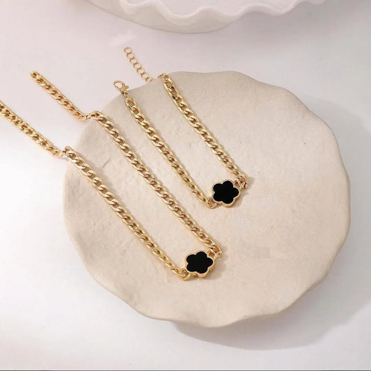 Five-leaf clover earrings